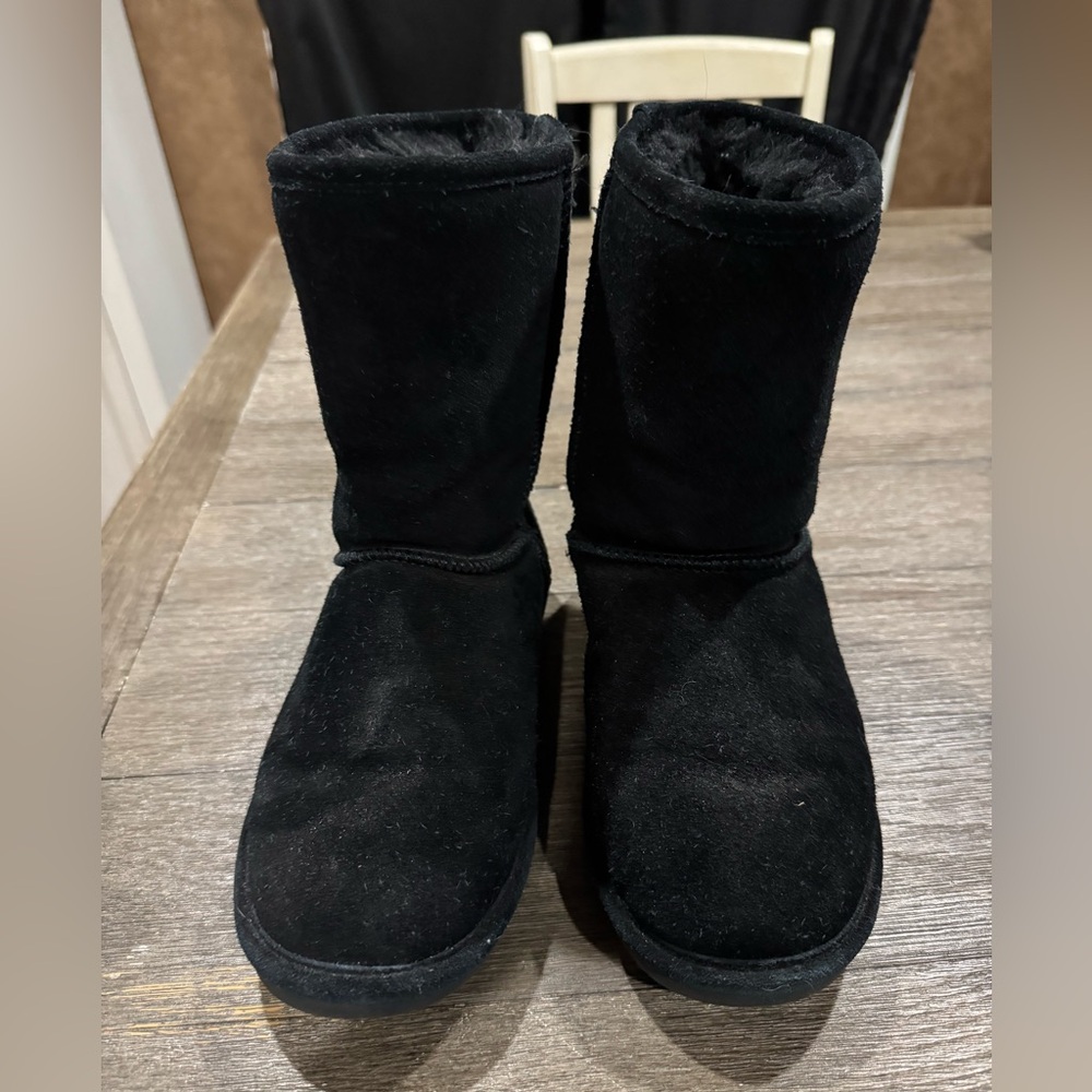 BearPaw Black Boots